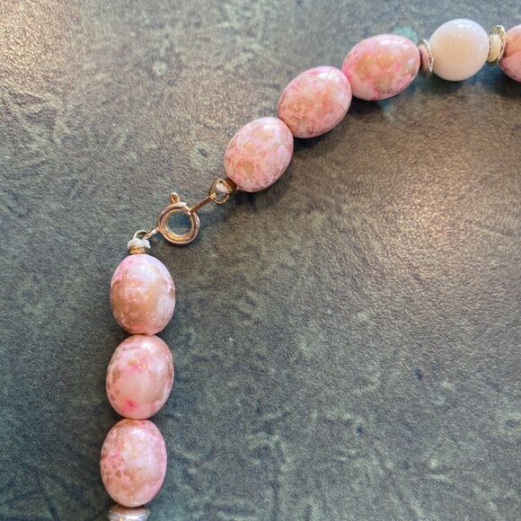 Vintage Mid Century Beaded Necklace Pink Cream Gold Mottled Beads Classic 1960's - Picture 6 of 8